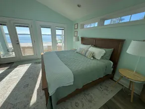 Lake Front Living with Private Sandy Beach! - Image 5