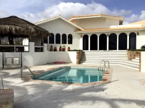 Beautiful 5-bedroom Villa with pool and spa - Image 2