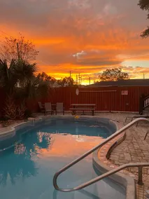 Relaxing Poolside Condo - Image 4