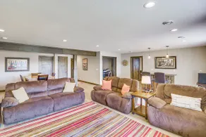 Spacious 6BR Lake Victoria Retreat w/ Private Dock - Image 5