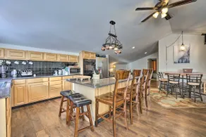'Peaceful Pines' - Cascade Cabin w/ Hot Tub! - Image 3