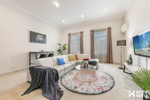 KozyGuru | Leichhardt | Cozy 3 Bed Home - Image 4