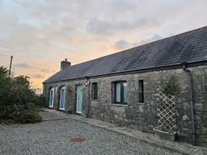 Tenby Cottage, sleeps 6, Swim Spa/Hot Tub avail - Image 2