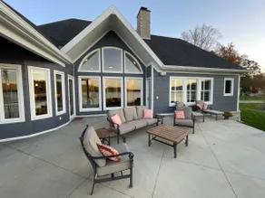 Luxury Lake House - IU events and graduation - Image 5
