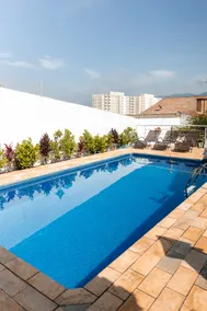 Country House in the City with Swimming Pool and Barbecue Area - Image 3