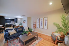 Cozy*Modern*3 Kings* central location - Image 3