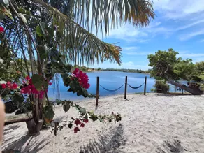 House with private pool between the lagoon and the sea. - Image 3