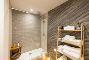 Edinburgh Luxury Apartment- The Matisse Suite - Image 5