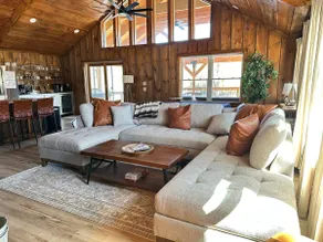 Lakefront Sacandaga Home, Private Dock, Sleeps 15 - Image 4