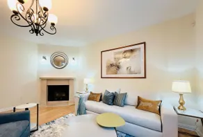 Stylish Mordern Retreat -4 Beds house free parking - Image 3