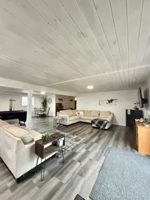 Modern home in Lake of the Woods - Image 4