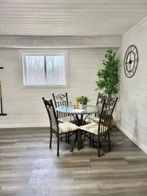 Modern home in Lake of the Woods - Image 5