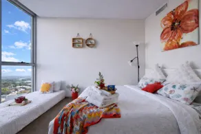 Lovely 2 Bed 2 Bath Apartment | Free Parking | Walk to Train - Image 5