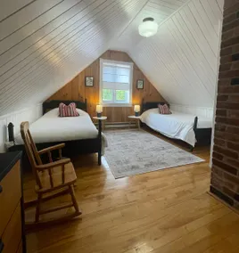 The Little House on the Mountain Spa Sauna Arcade Ski - Image 5
