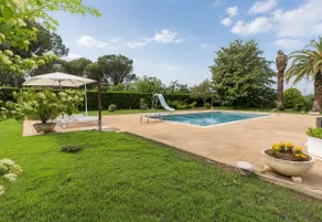 Rustic house with pool in Girona - Image 2