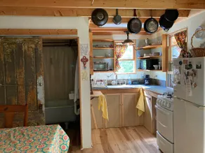 Cozy complete camp on cove Perfect for couple - Image 3