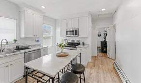 The Bungalow at Belmont Park 2BR 5 mins - Airport - Image 3