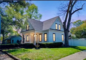 Grand Historic Home in the Heart of Town - Image 4