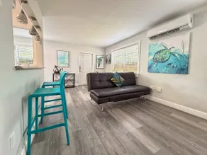 Townhouse with parking Located Near UM & 8th st - Image 3