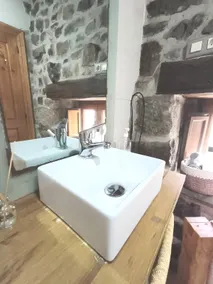 River Cabin - Image 5