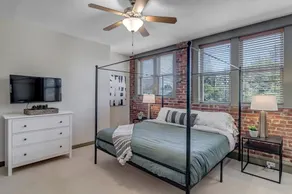 Hidden-Gem 2B Towhhouse in Springfield Close to DT and Stadium! - Image 3