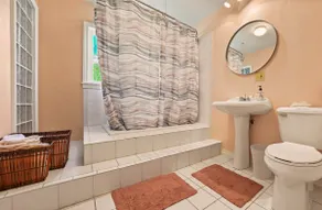 Spacious & secluded grand home near Kickapoo River, Bike Trails, & ATV routes - Image 3