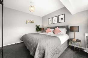Free Parking 5 Minutes from City Centre - Image 3