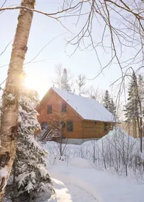 Les 2 loutres – Wooden waterfront cottage - Image 2