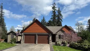 Peaceful, upgraded home - hot tub, donkeys & goats - Image 2