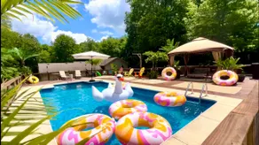 Heated Pool / hot tub/ celebrations welcome - Image 2