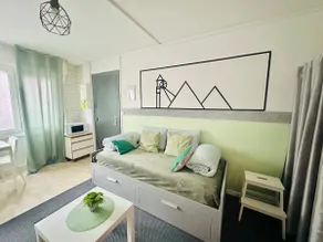 Twin terraces, studio for 2 people, city center - Image 2