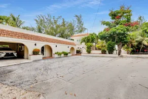 The Garden Villa – Cozy 1BR Ground-Level Half Duplex with Private Pool - Image 2