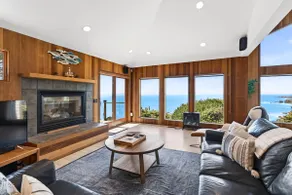Pet-friendly Oceanfront Villa with Hot Tub & Solar - Image 2