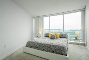 Downtown 2br Apartment Near Convention Center - Image 2