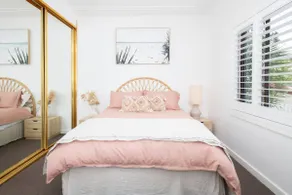 Blissful Merewether Beach Cottage: A Coastal Gem - Image 5