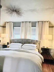 The Del-Luxe - Image 4
