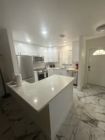 2/2 Duplex on CANAL all updated; new furniture, - Image 2
