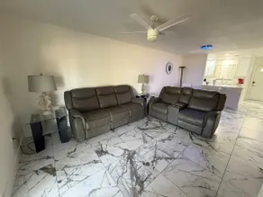 2/2 Duplex on CANAL all updated; new furniture, - Image 4