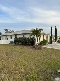 2/2 Duplex on CANAL all updated; new furniture, - Image 3