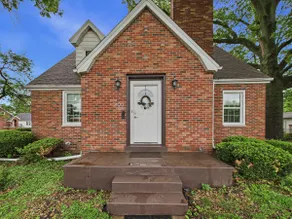 Brick B&B - 3Bed 2Full Bath! Downtown Edwardsville - Image 4