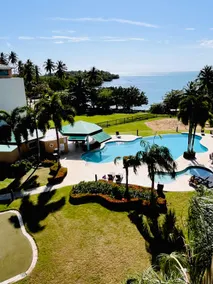 Beachfront 3BR Penthouse w/incredible views - Image 2