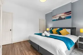 HILLTOP PLACE SUITES 6 beds for CONTRACTORS and FAMILIES near MEADOWHALL with FREE PRIVATE PARKING - Image 5