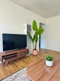 Modern Coastal Apt • 10 Min to LAX & Beach/Laundry - Image 5