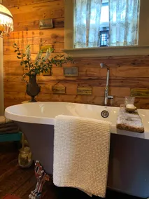 Lupinfield Cottage - a Curated Guesthouse Experience - Image 2