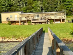 Lakefront Retreat on Douglas Lake. Private Dock - Image 2