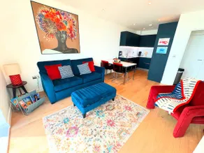 Stunning beach front 1bed apartment with sea views - Image 2