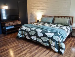 Private Poolside King Suite - Image 5