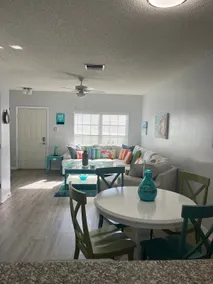 The Seabreeze Cottage with peaceful water views - Image 4