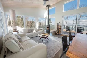 Chez Annie 215: Panoramic Views & Hot Tub - Image 3