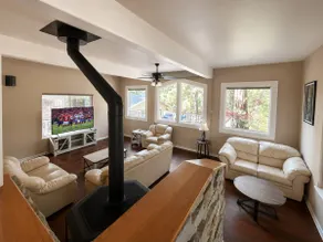 LAKEMONT PINES  •  Big Family Home  • AC • DOG + RV's - Image 2